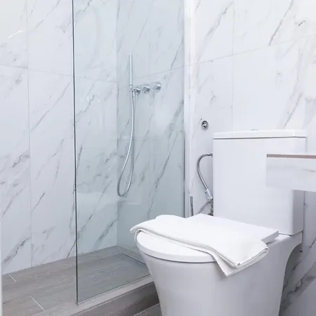 アパートホテル La Scala Family ネア・ローダ